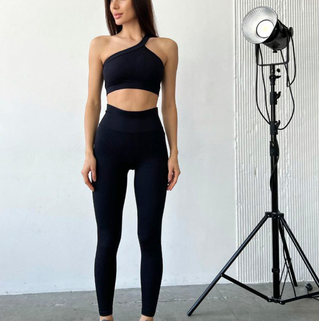 Топ Спортивний Чорний в Рубчик