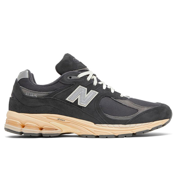 New Balance 2002R Black M2002RHO